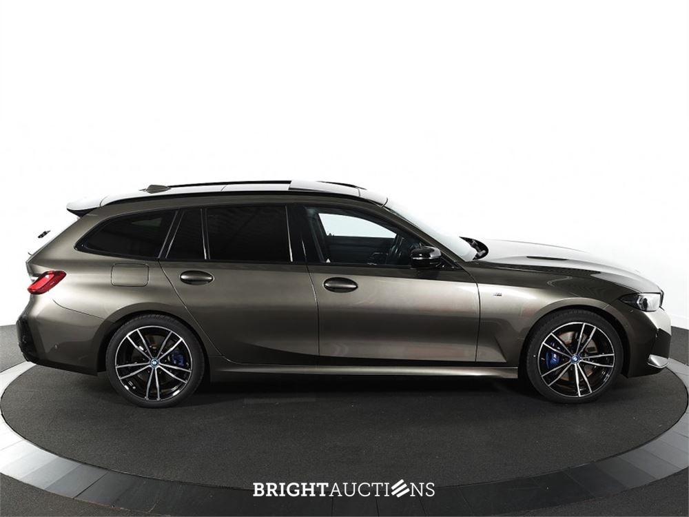 BMW 330e Touring 292pk 2023 (Origineel-NL) 3-Serie, T-265-ND