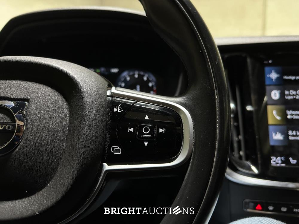 Volvo V60 Cross country Soft Hybride 2.0 B5 AWD pro 261pk 2020 (Origineel-NL), J-188-VT