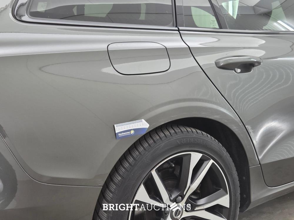 Volvo V60 T6 Recharge R-Design 2.0 AWD 398pk 2022 (Origineel-NL), P-467-DX