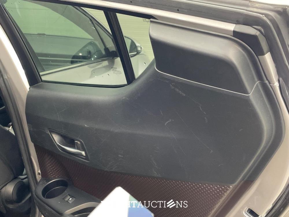 Toyota C-HR Hybrid Executive 1.8 170pk 2017, P-886-JB