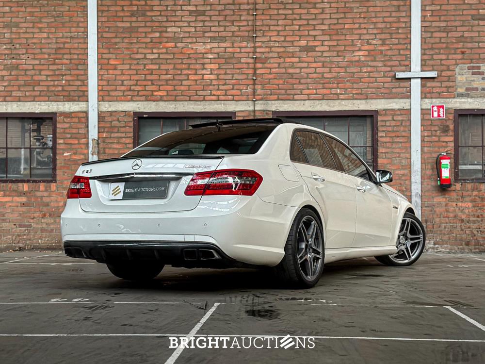 Mercedes-Benz E63 AMG 6.2 V8 -CARBON- 525pk 2010 (Origineel-NL) E-Klasse, 47-LKB-6