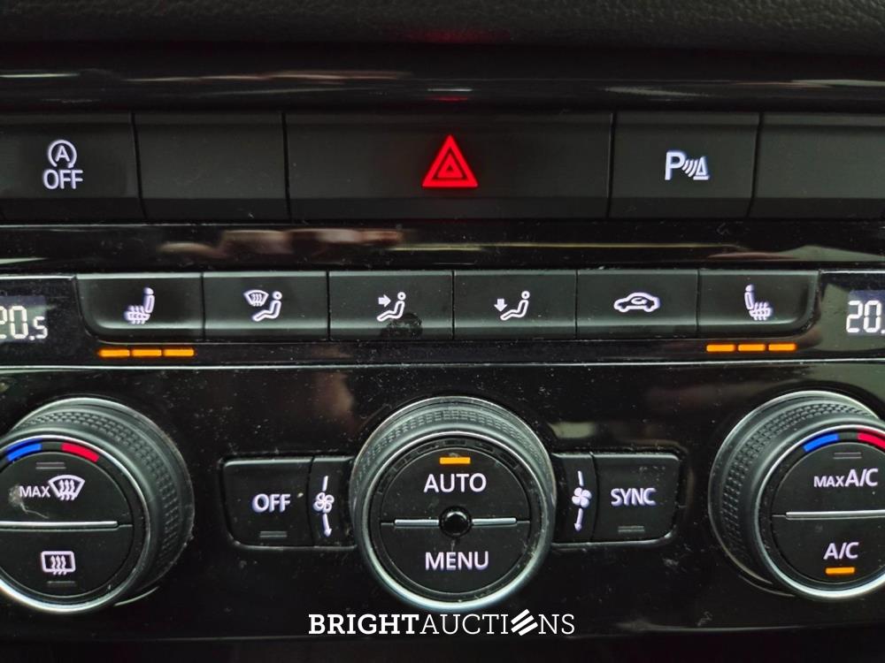 Volkswagen T-Roc Sport 1.5 TSI 150pk 2019, T-667-TX