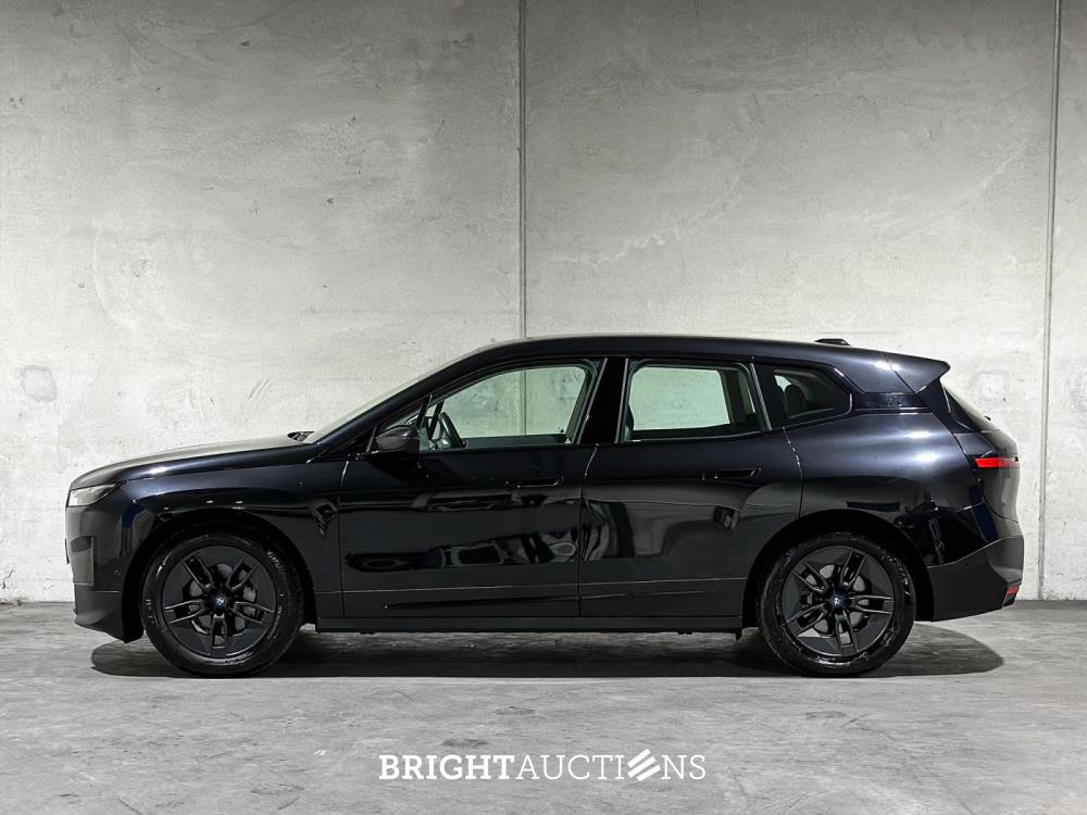BMW iX xDrive40 Executive 77 kWh 326pk 2023 (Origineel-NL), T-756-HD