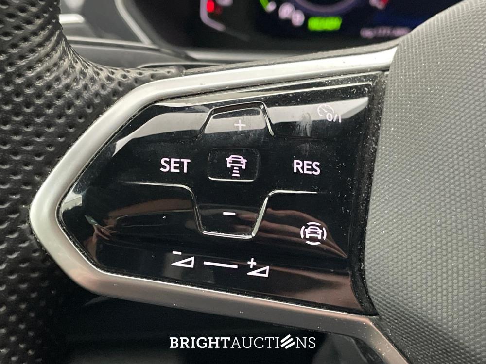 Volkswagen Tiguan eHybrid R-Line Business 1.4 TSI 265pk 2022 (Origineel-NL), P-225-HR