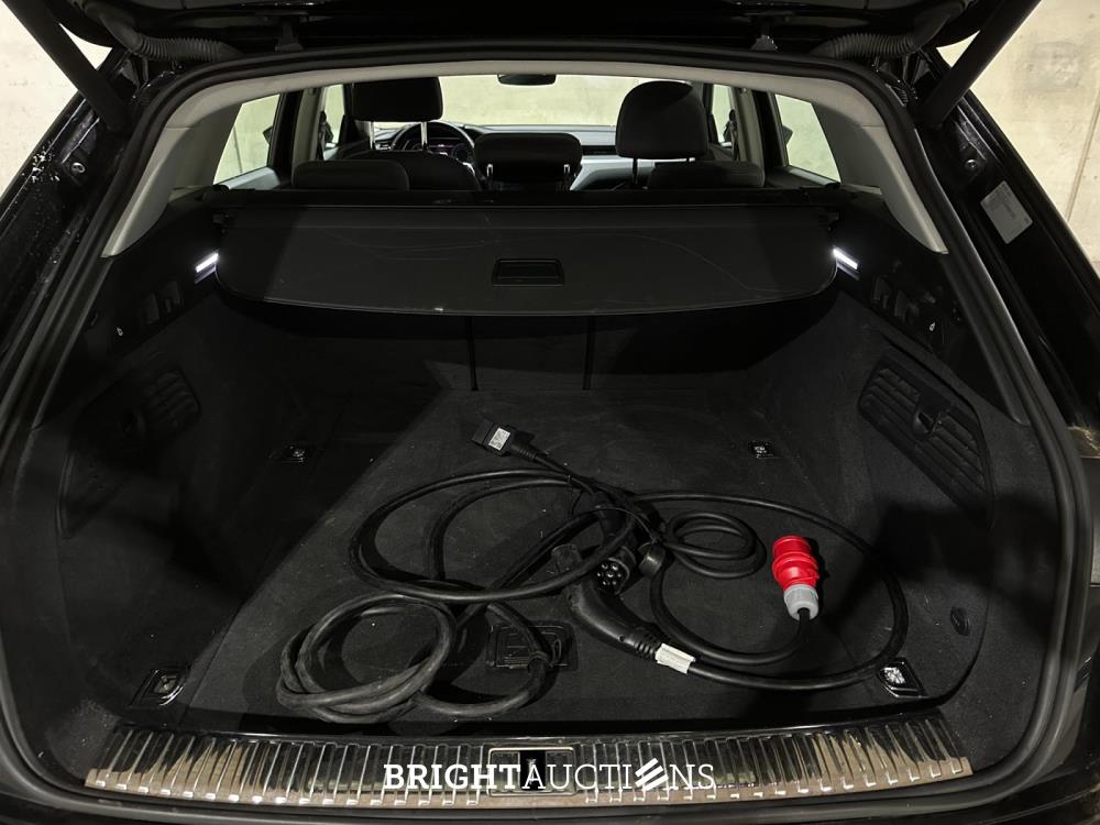 Audi e-tron 55 quattro edition 95 kWh 408pk 2020 (Origineel-NL + 1e eigenaar), K-077-BL