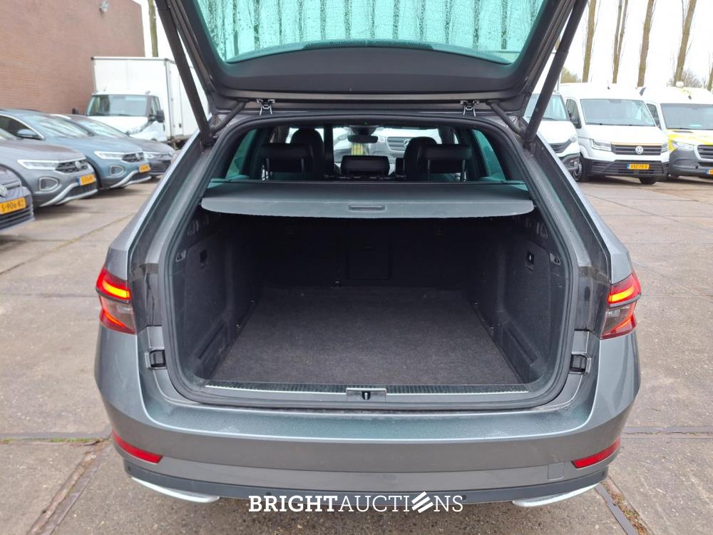 Skoda Superb Combi 1.5 TSI ACT Limited Sportline Business 150 pk 2023, S-466-PR