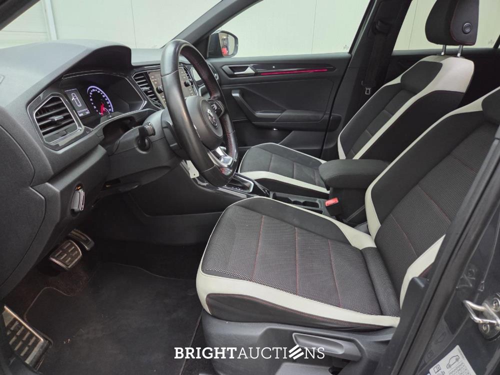 Volkswagen T-Roc Sport 1.5 TSI 150pk 2019, T-667-TX