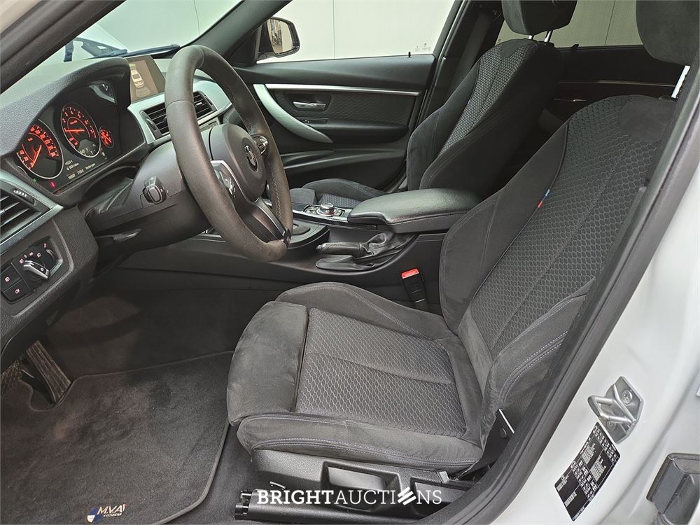 BMW 318i 3-serie Centennial Executive 136pk 2016 (Origineel-NL) 3-Serie, KG-729-G