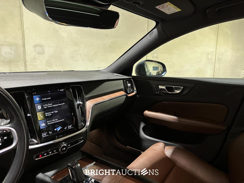 Volvo V60 Cross country Soft Hybride 2.0 B5 AWD pro 261pk 2020 (Origineel-NL), J-188-VT