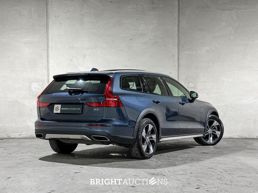 Volvo V60 Cross country Soft Hybride 2.0 B5 AWD pro 261pk 2020 (Origineel-NL), J-188-VT