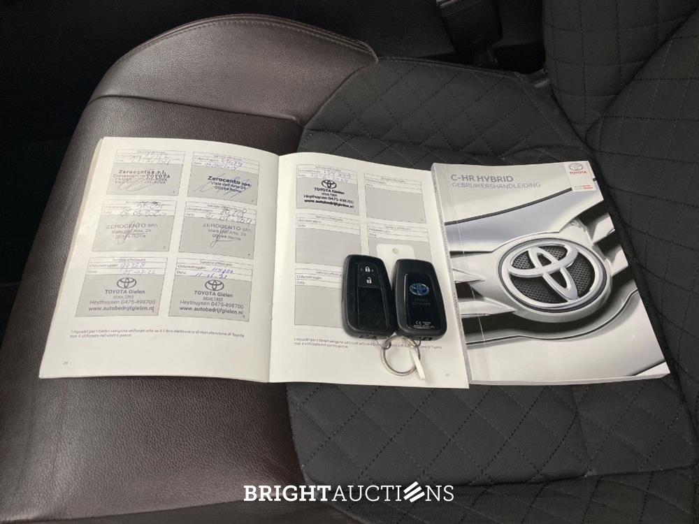 Toyota C-HR Hybrid Executive 1.8 170pk 2017, P-886-JB