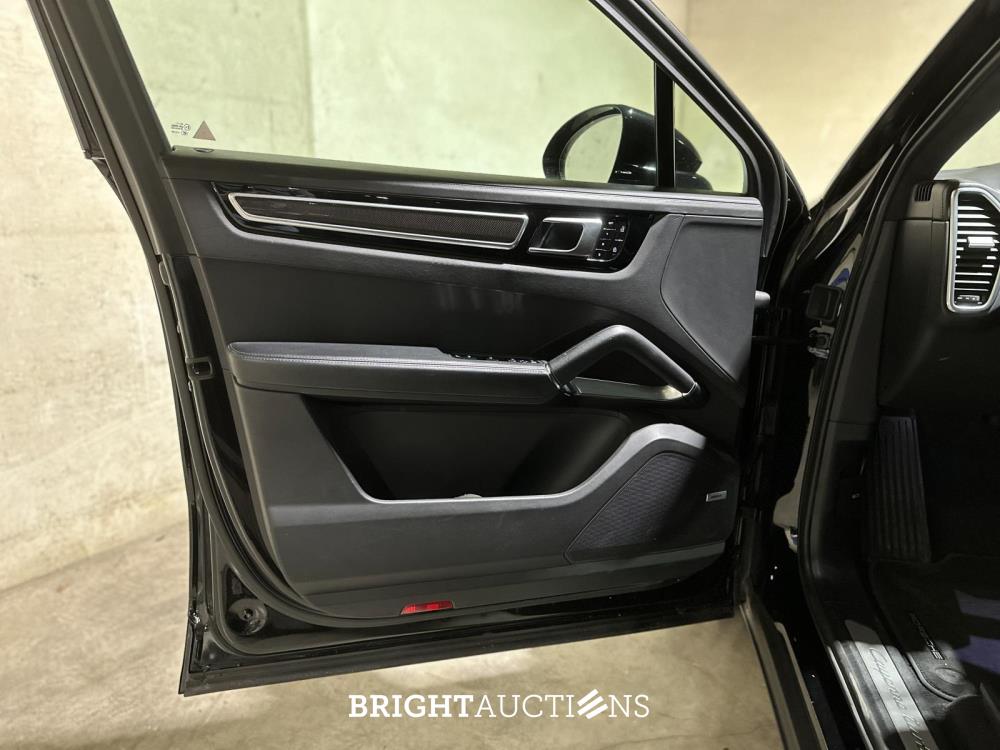 Porsche Cayenne Coupe Turbo 4.0 V8 549pk 2019, J-757-HF