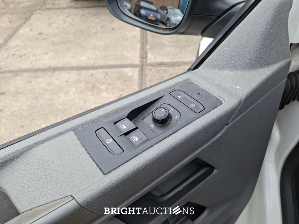 Volkswagen Transporter 2.0 TDI L1H1 26 Economy Business 90 pk 2021, VJN-72-V