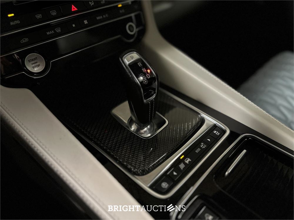 Jaguar F-Pace 5.0 V8 S/C AWD SVR 551pk 2019, T-214-ZB