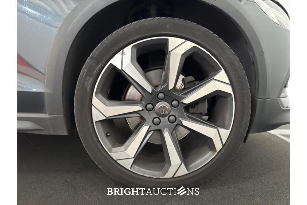 Volvo V60 Cross Country Pro 2.0 AWD 190pk 2020 (Origineel-NL), G-715-ZL