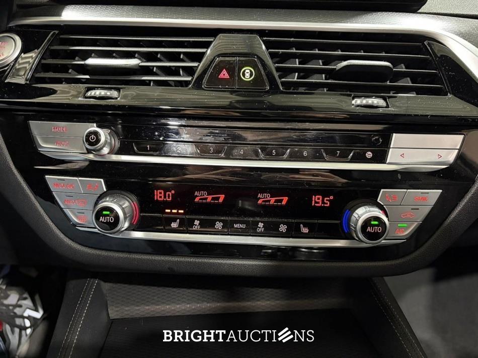 BMW 530e Touring Business Edition Plus M-Pakket 292pk 2023 (Origineel-NL) 5-Serie, S-330-LL