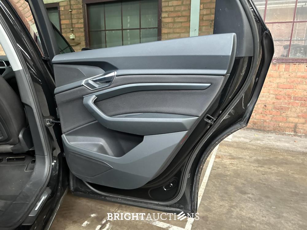 Audi e-tron 50 quattro Business edition 71 kWh 313pk 2020 (Origineel-NL + 1e eigenaar), K-578-JS