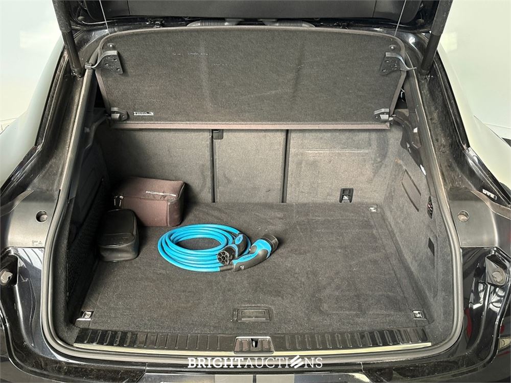 Porsche Cayenne E-Hybrid Platinum Edition 3.0 476pk 2022 (Origineel-NL), P-588-ZV