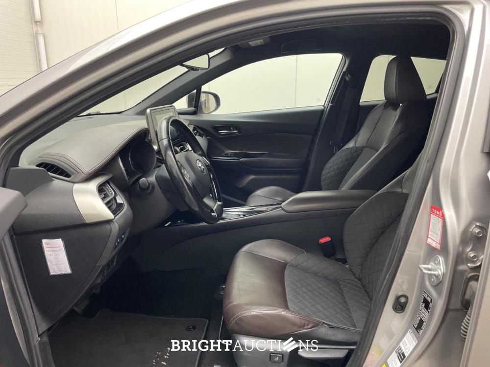 Toyota C-HR Hybrid Executive 1.8 170pk 2017, P-886-JB