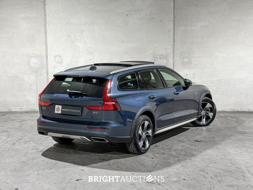Volvo V60 Cross country Soft Hybride 2.0 B5 AWD pro 261pk 2020 (Origineel-NL), J-188-VT