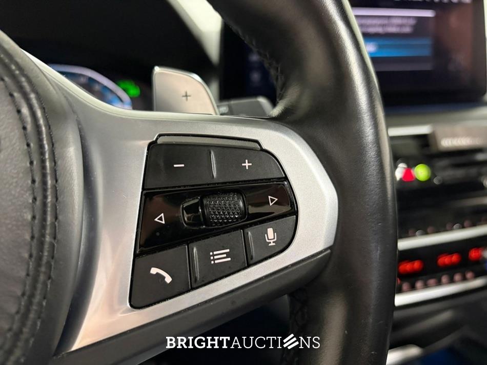 BMW 530e Touring Business Edition Plus M-Pakket 292pk 2023 (Origineel-NL) 5-Serie, S-330-LL