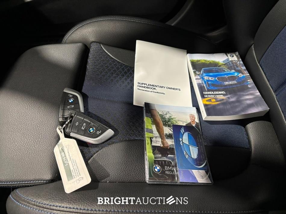 BMW 118i 1-serie Business Edition Plus M-pakket 136pk 2021 (Origineel-NL) 1-Serie, L-176-BB