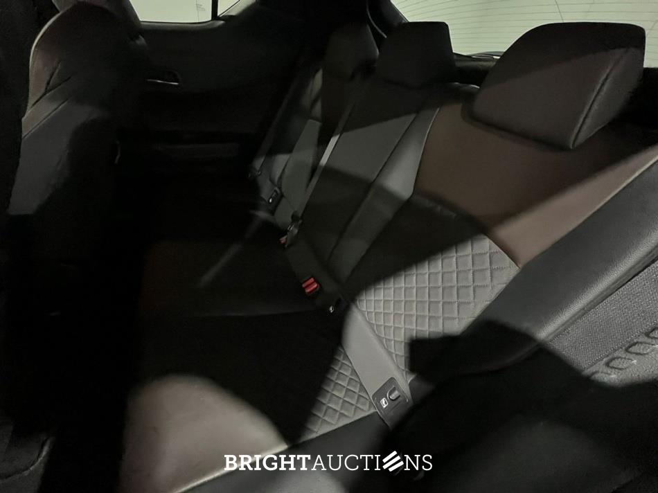 Toyota C-HR 1.8 Hybrid Executive 98pk 2018 (Origineel-NL), RS-050-N