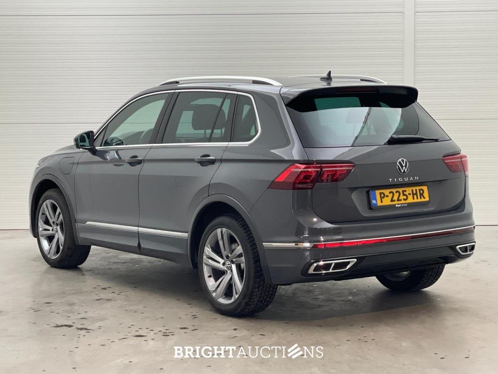 Volkswagen Tiguan eHybrid R-Line Business 1.4 TSI 265pk 2022 (Origineel-NL), P-225-HR