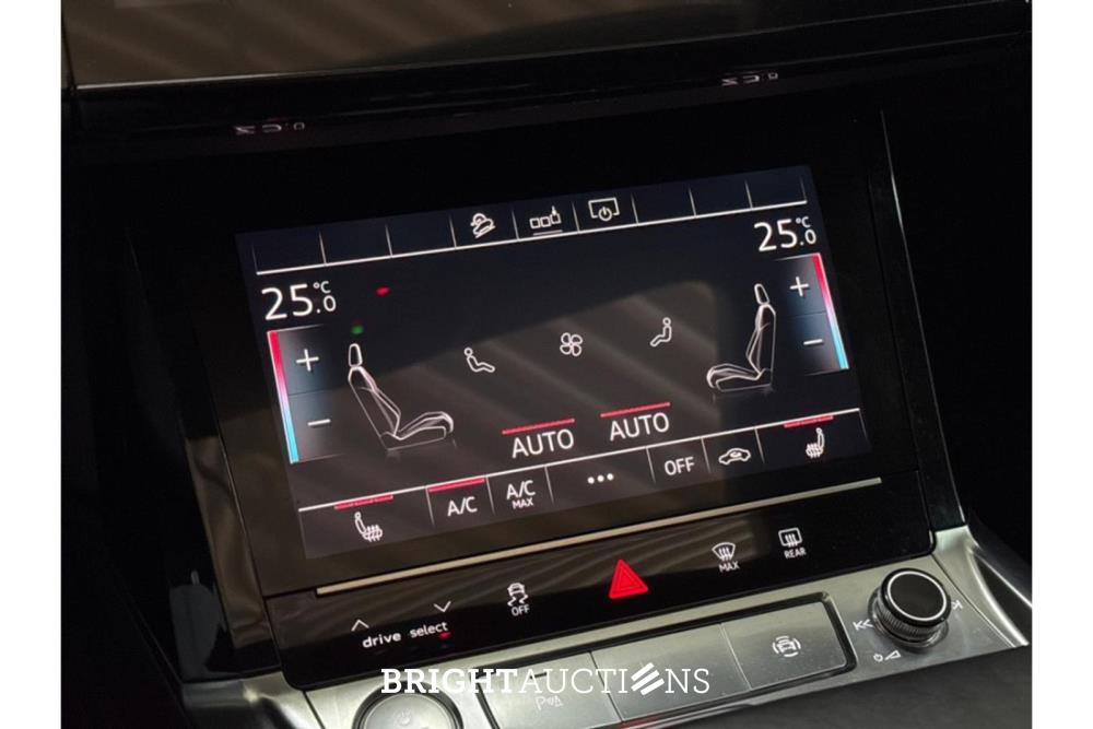 Audi e-tron 50 Launch edition plus Quattro 71 kWh 313pk 2020 (Origineel-NL), J-383-NL