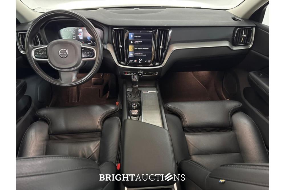 Volvo V60 Cross Country Pro 2.0 AWD 190pk 2020 (Origineel-NL), G-715-ZL
