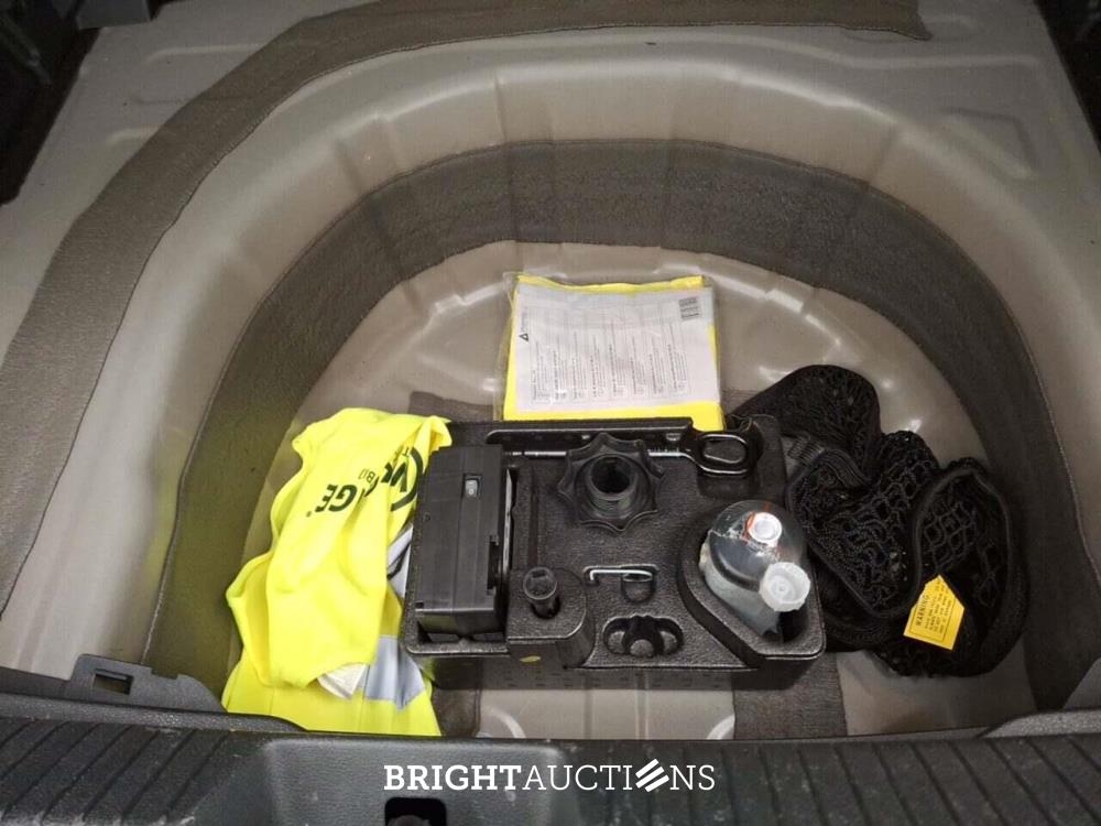 Volkswagen Taigo Life Business 1.0 TSI 95pk 2022 (Origineel-NL), P-777-FS