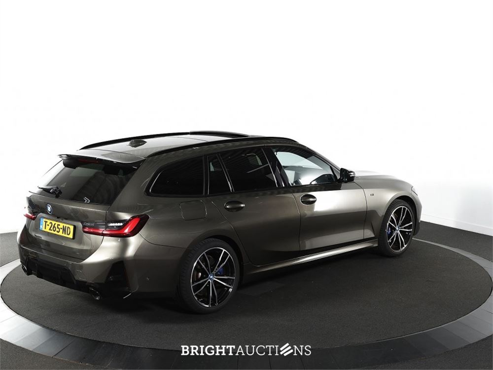 BMW 330e Touring 292pk 2023 (Origineel-NL) 3-Serie, T-265-ND