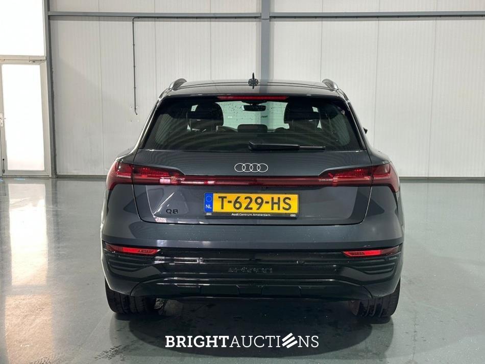 Audi Q8 e-tron 50 quattro Advanced Edition 95 kWh 340pk 2023 (Origineel-NL), T-629-HS