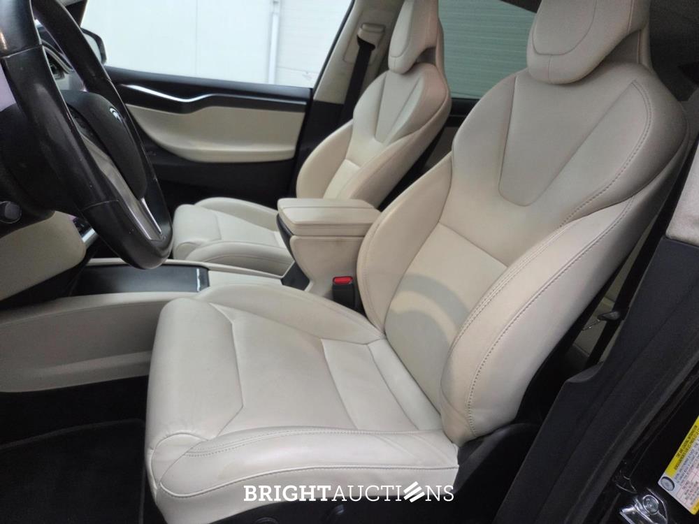 Tesla Model X 418pk 2018 (Origineel-NL), ST-448-X