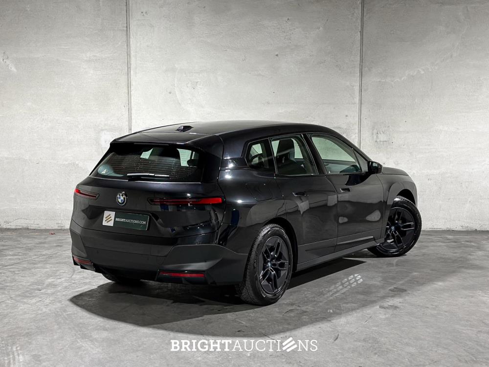 BMW iX xDrive40 Executive 77 kWh 326pk 2023 (Origineel-NL), T-756-HD