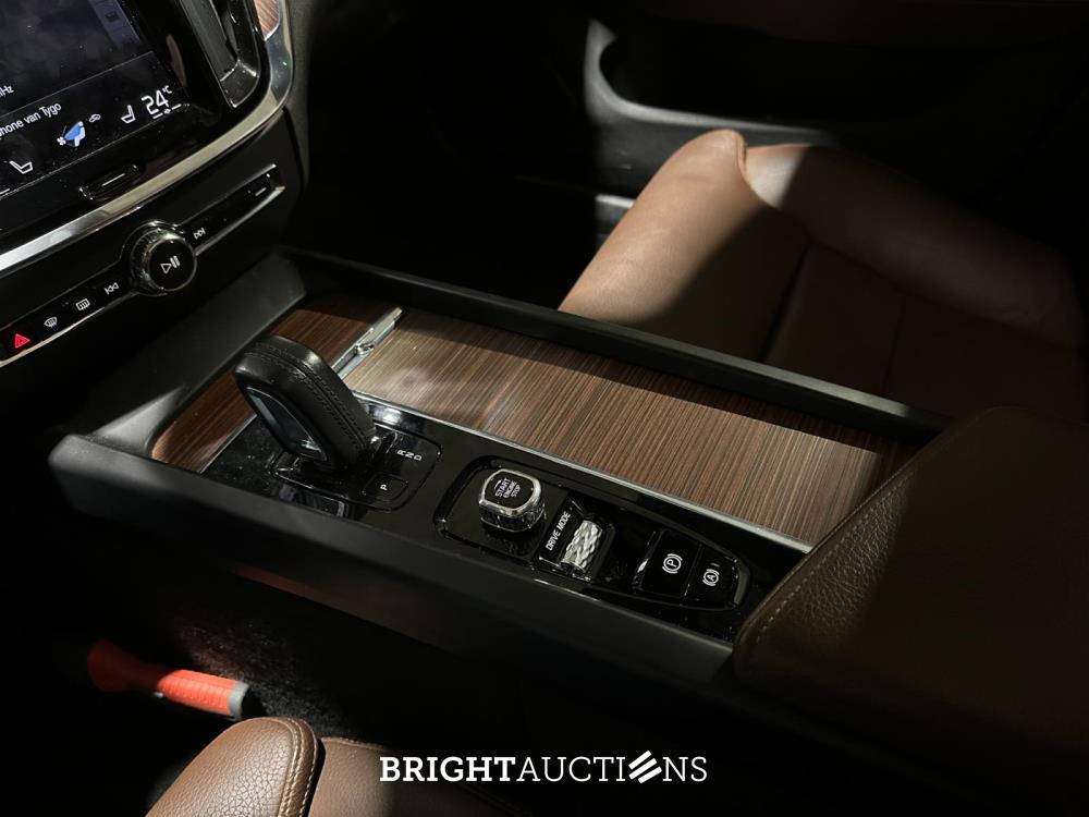 Volvo V60 Cross country Soft Hybride 2.0 B5 AWD pro 261pk 2020 (Origineel-NL), J-188-VT