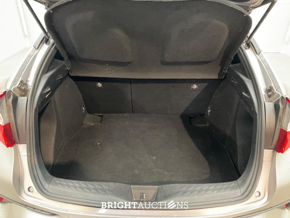 Toyota C-HR Hybrid Executive 1.8 170pk 2017, P-886-JB