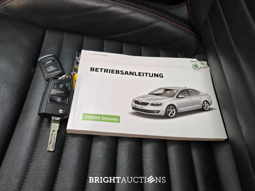 Škoda Octavia Combi RS Business 2.0 TSI 230pk 2016, X-330-DT