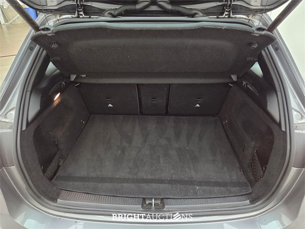 Mercedes-Benz B180d Launch Edition Premium 116pk 2019 B-klasse, L-741-HP