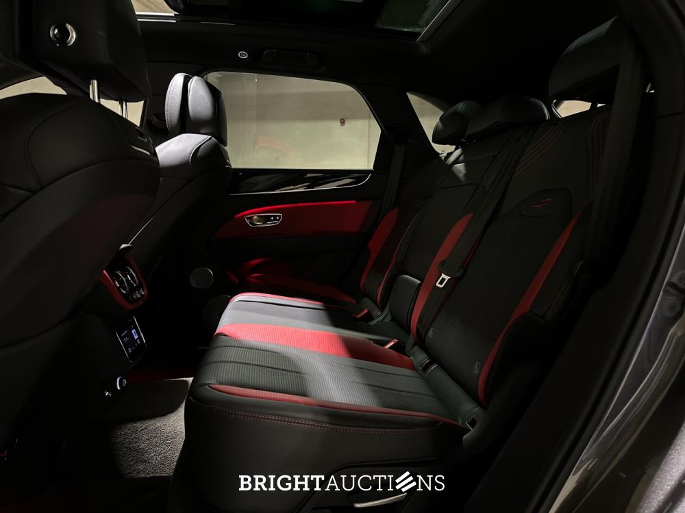 Bentley Bentayga 4.0 V8 S 549pk 2022 (Origineel-NL), P-719-VF