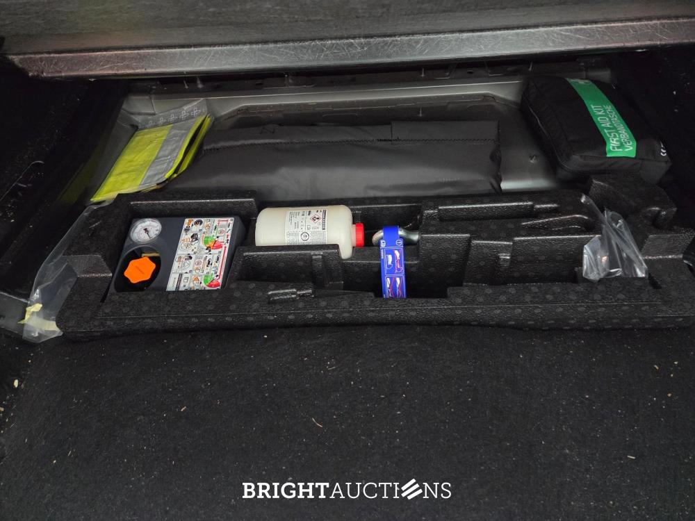 Volvo V60 T6 Recharge R-Design 2.0 AWD 398pk 2022 (Origineel-NL), P-467-DX