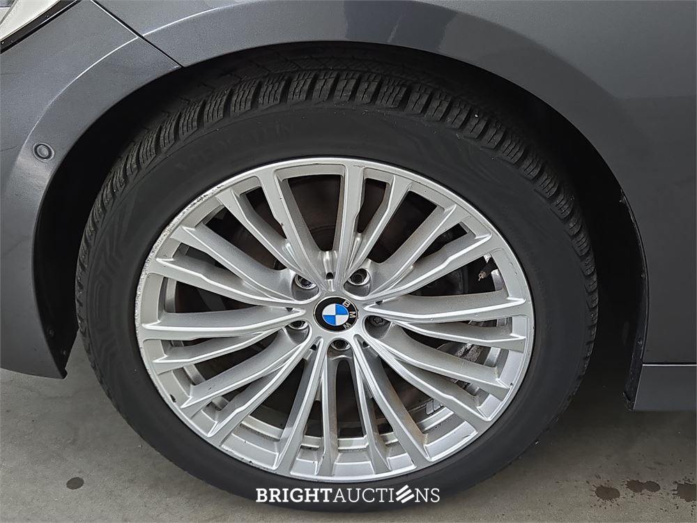 BMW 320i 3-serie Executive Edition 184pk 2019 (Origineel-NL) 3-Serie, XT-203-T