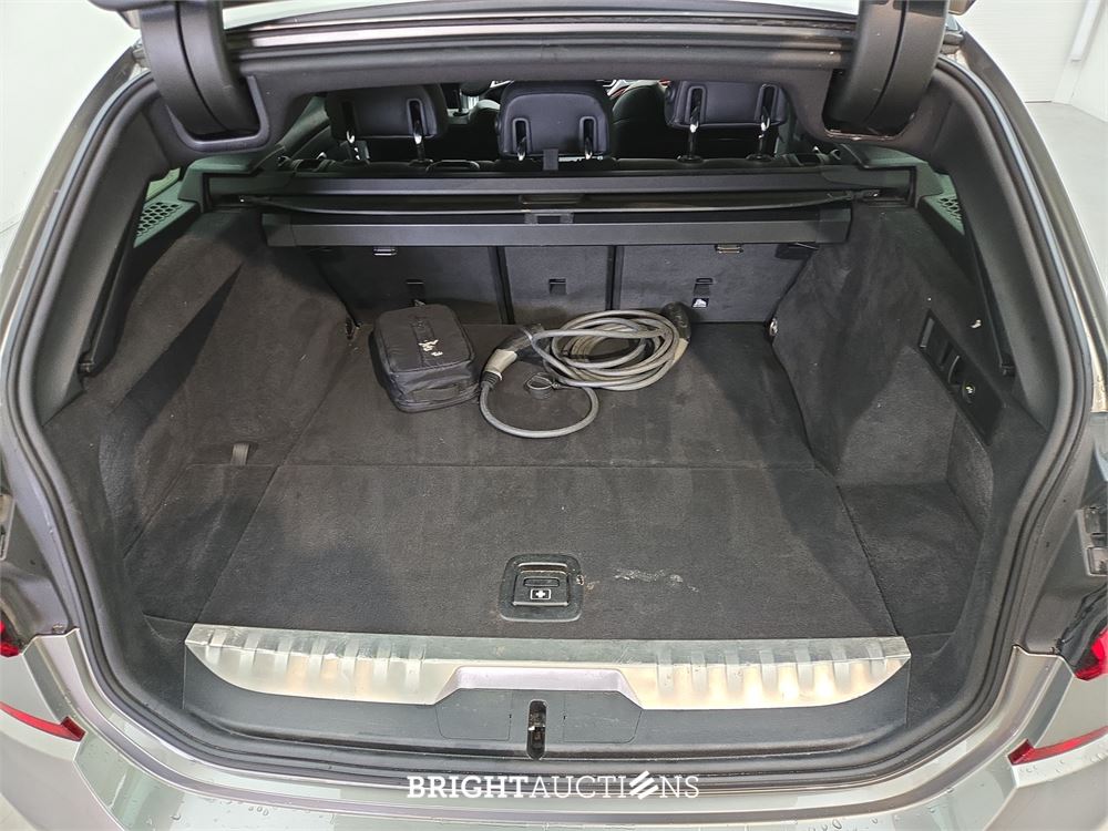 BMW 330e 3-serie Touring High Executive 296pk 2021 3-Serie, P-945-XT