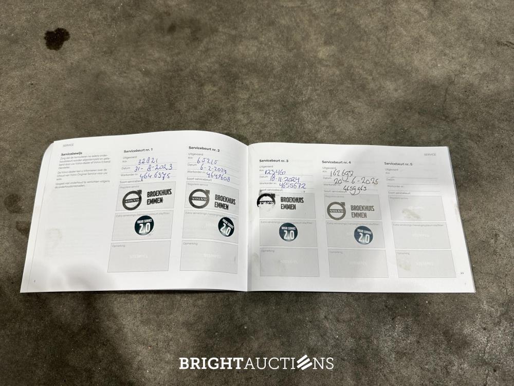 Volvo XC60 2.0 T6 Plug-in hybrid AWD Core Bright 253pk 2027 (Origineel-NL+1e eigenaar), S-190-RP