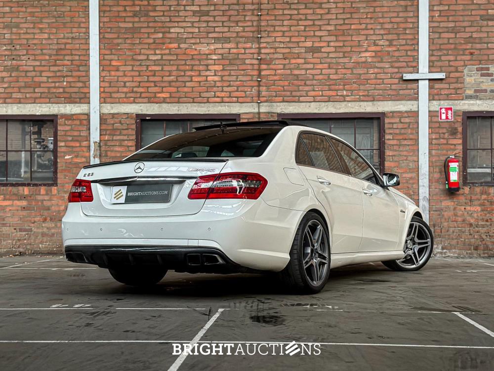 Mercedes-Benz E63 AMG 6.2 V8 -CARBON- 525pk 2010 (Origineel-NL) E-Klasse, 47-LKB-6
