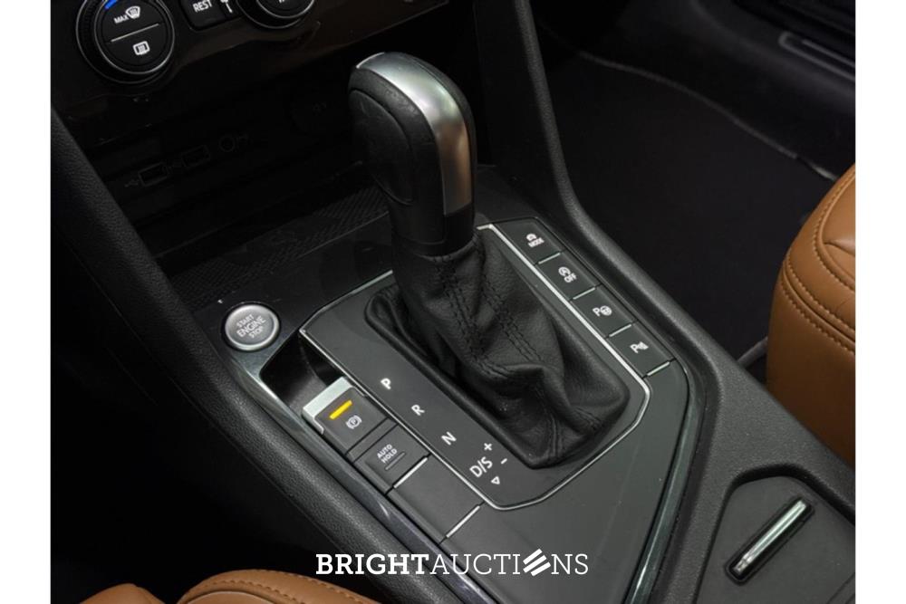 Volkswagen Tiguan ACT Highline Business R 1.5 TSI 150pk 2020 (Origineel-NL), H-070-NT