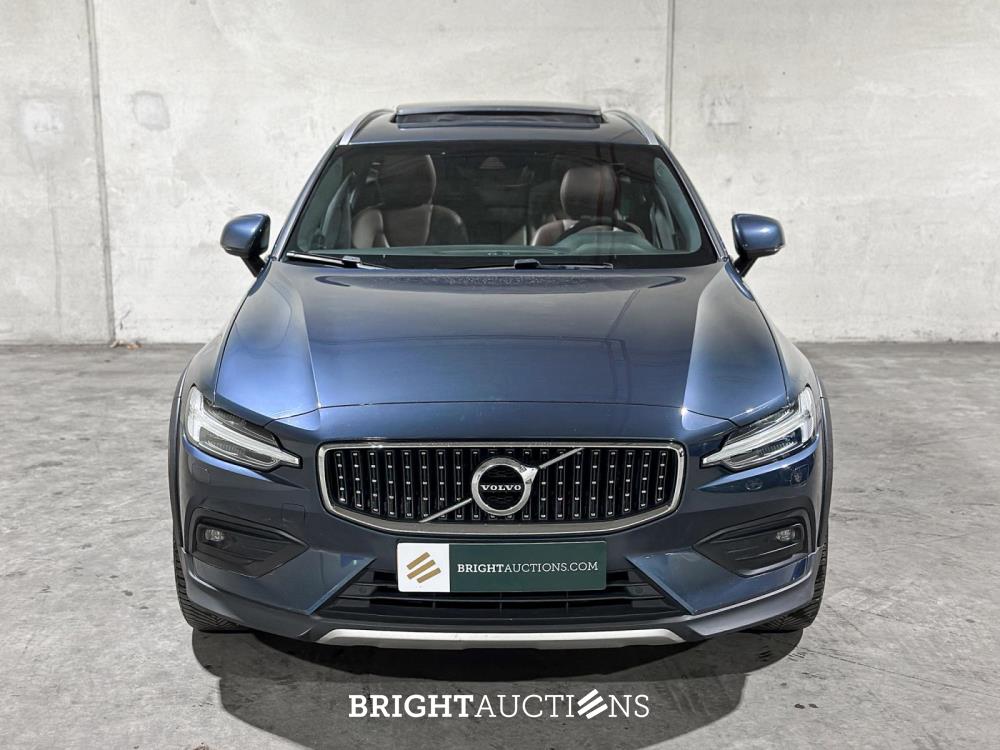 Volvo V60 Cross country Soft Hybride 2.0 B5 AWD pro 261pk 2020 (Origineel-NL), J-188-VT