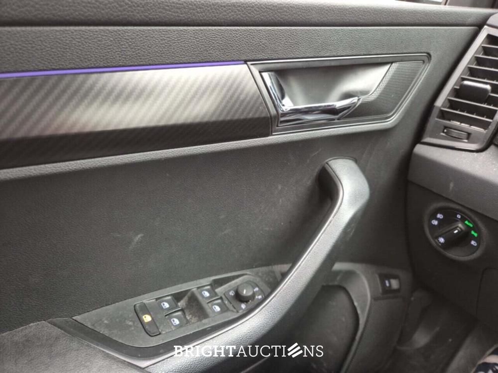 Škoda Karoq Sportline Business 1.5 TSI DSG 150pk 2022, S-582-JL