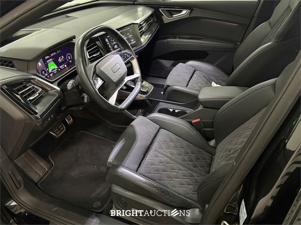 Audi Q4 50 Launch edition S Competition Quattro 77 kWh 2021 (Origineel-NL), N-031-PL