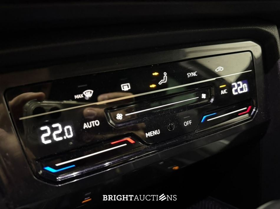 Volkswagen Tiguan eHybrid R-Line Business 1.4 TSI 265pk 2023 (Origineel-NL), S-332-LX